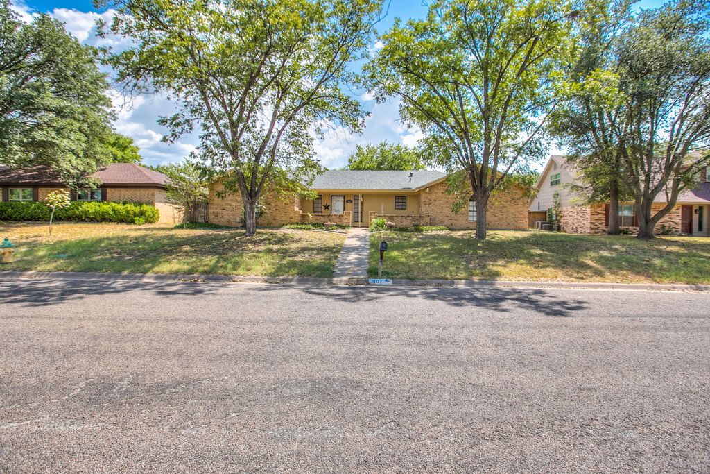 Image 2 of property listing at 3101 Timber Ridge Drive, San Angelo, TX 76904