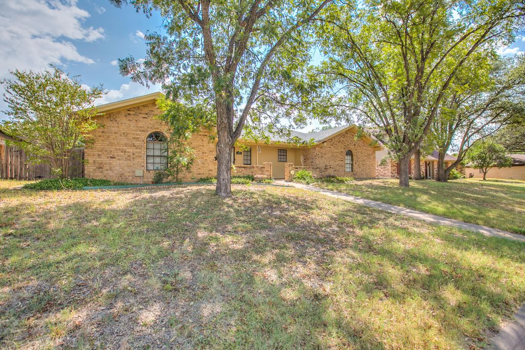 Image 3 of property listing at 3101 Timber Ridge Drive, San Angelo, TX 76904