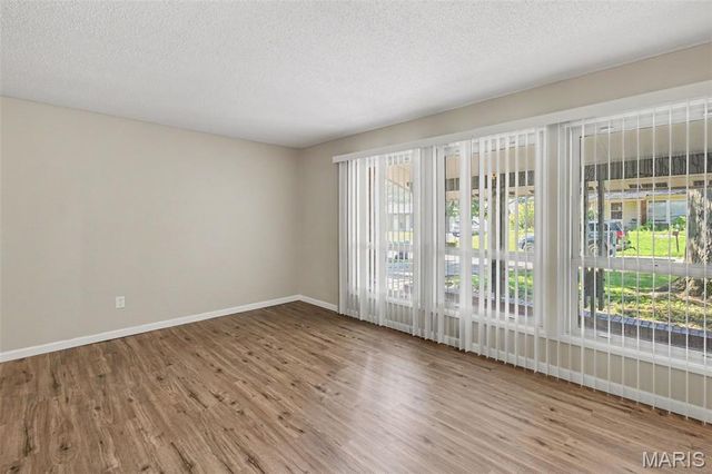 1535 Surf Side Drive, St Louis, MO 63138