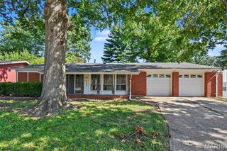 1535 Surf Side Drive, St Louis, MO 63138