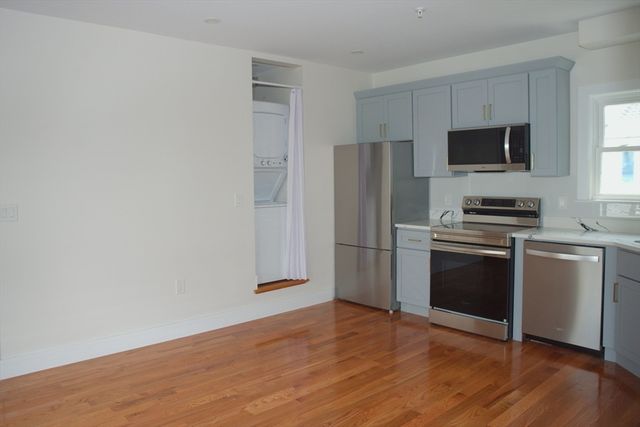 5 Walnut Avenue 4, Stoughton, MA 02072