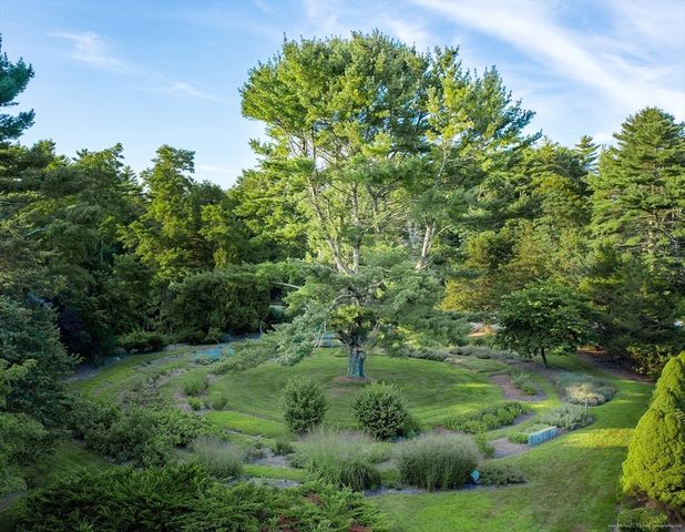 403 County Rd 1, Marion, MA 02738