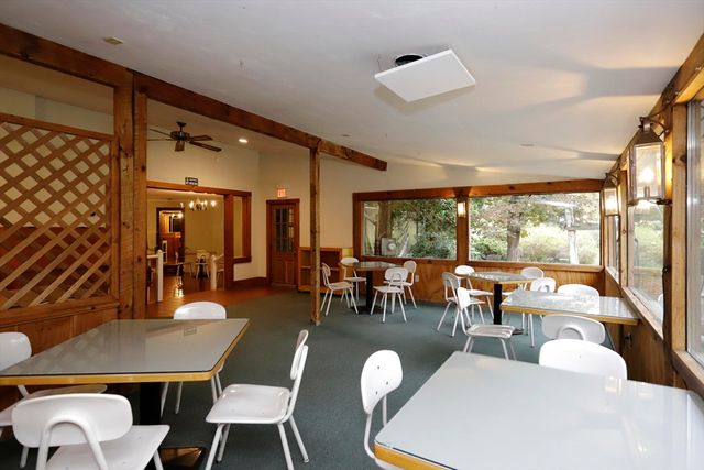 403 County Rd 1, Marion, MA 02738