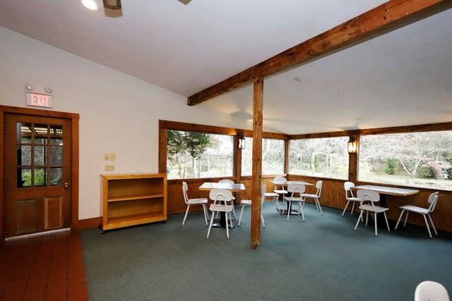 403 County Rd 1, Marion, MA 02738