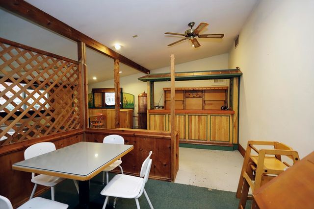 403 County Rd 1, Marion, MA 02738