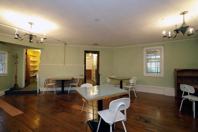 403 County Rd 1, Marion, MA 02738