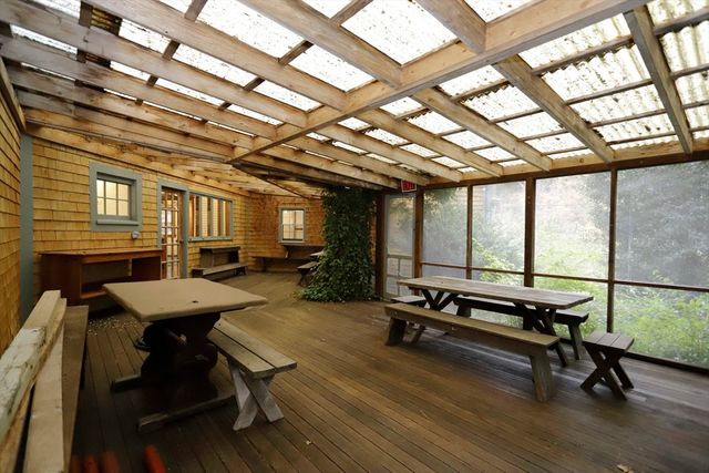 403 County Rd 1, Marion, MA 02738