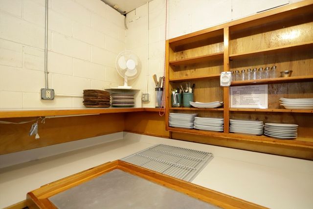 403 County Rd 1, Marion, MA 02738