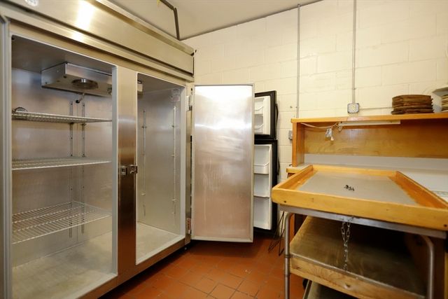 403 County Rd 1, Marion, MA 02738