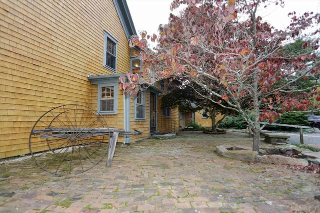 403 County Rd 1, Marion, MA 02738