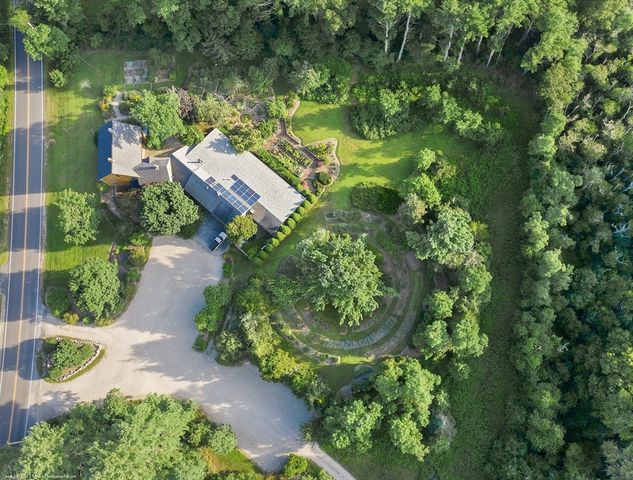 403 County Rd 1, Marion, MA 02738