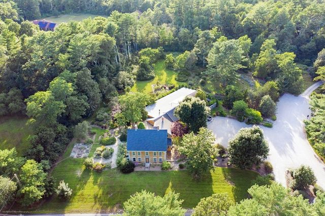 403 County Rd 1, Marion, MA 02738