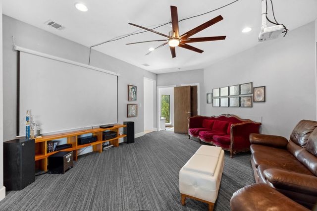 4800 Hidden Creek LN, Spicewood, TX 78669