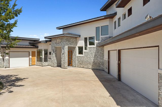 4800 Hidden Creek LN, Spicewood, TX 78669
