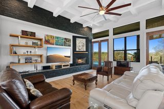 4800 Hidden Creek LN, Spicewood, TX 78669