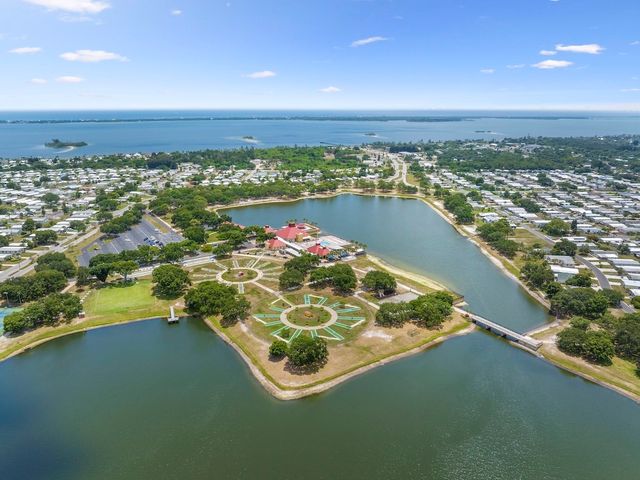 953 Laurel Circle, Sebastian, FL 32976