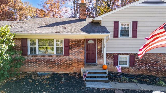 308 Oakland Circle, Lynchburg, VA 24502