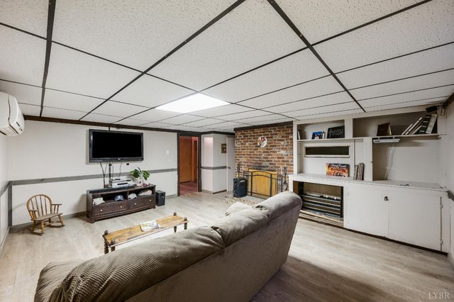 308 Oakland Circle, Lynchburg, VA 24502