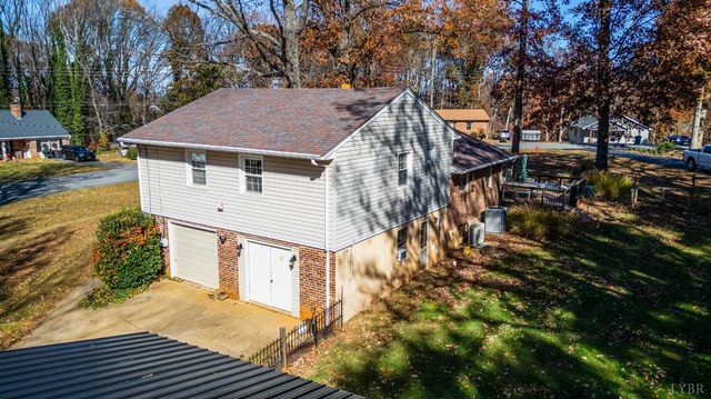 308 Oakland Circle, Lynchburg, VA 24502