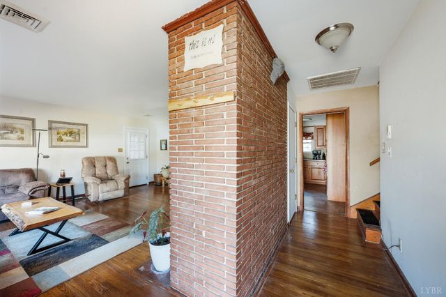 308 Oakland Circle, Lynchburg, VA 24502