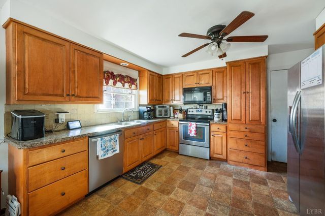 308 Oakland Circle, Lynchburg, VA 24502