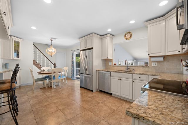 19 Alyssum Avenue, Huntington, NY 11743