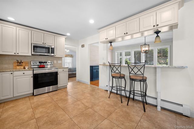 19 Alyssum Avenue, Huntington, NY 11743