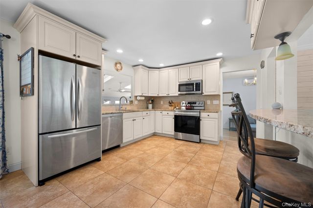 19 Alyssum Avenue, Huntington, NY 11743