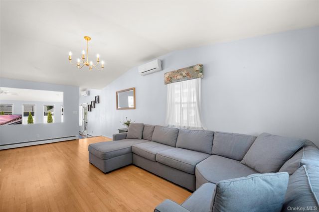 19 Alyssum Avenue, Huntington, NY 11743