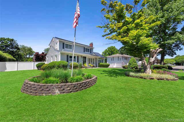 19 Alyssum Avenue, Huntington, NY 11743