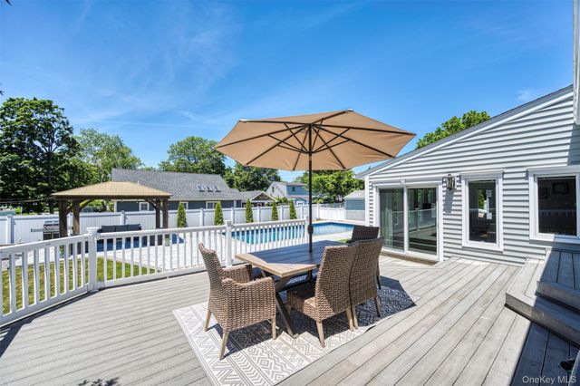 19 Alyssum Avenue, Huntington, NY 11743