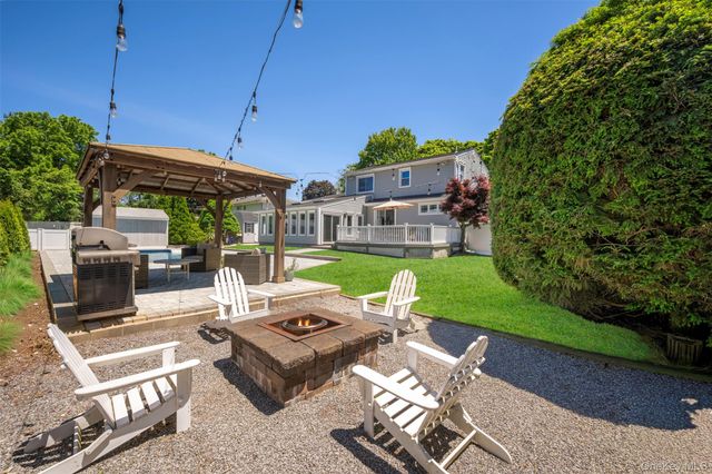 19 Alyssum Avenue, Huntington, NY 11743