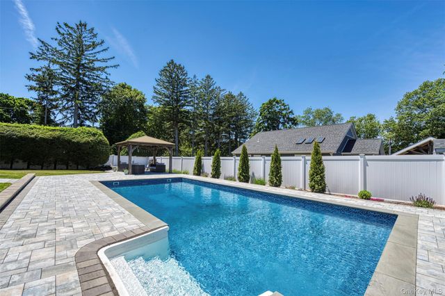 19 Alyssum Avenue, Huntington, NY 11743
