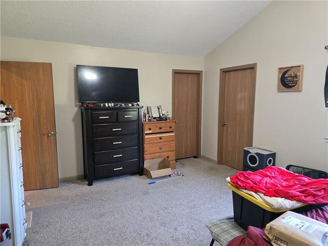 10609-11 E Maple Avenue, Peculiar, MO 64078
