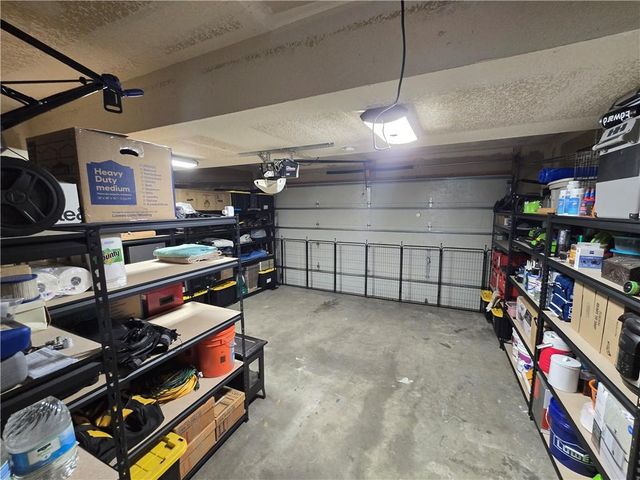 10609-11 E Maple Avenue, Peculiar, MO 64078
