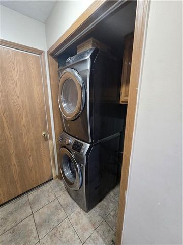 10609-11 E Maple Avenue, Peculiar, MO 64078