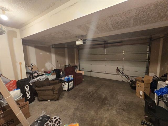 10609-11 E Maple Avenue, Peculiar, MO 64078