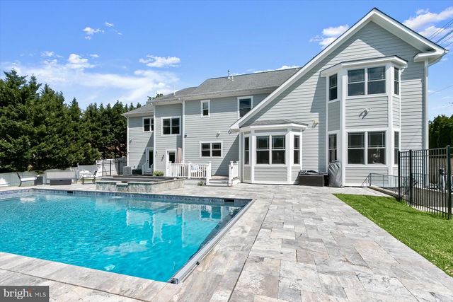 11000 LUXMANOR ROAD, North Bethesda, MD 20852