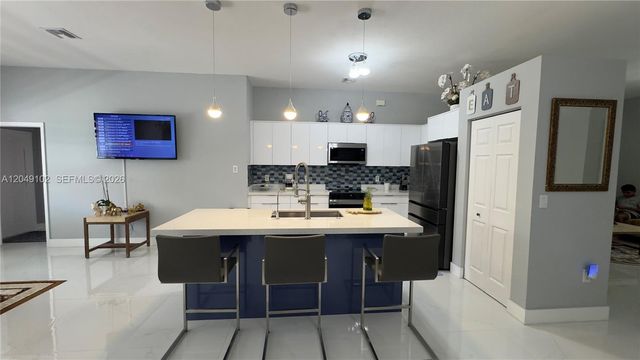 937 NE 35th Avenue, Homestead, FL 33033