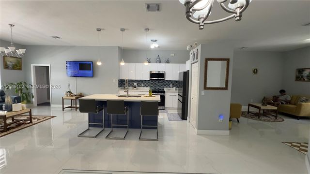 937 NE 35th Avenue, Homestead, FL 33033