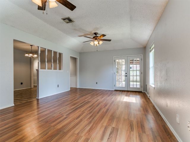 201 S Patterson Drive, Moore, OK 73160