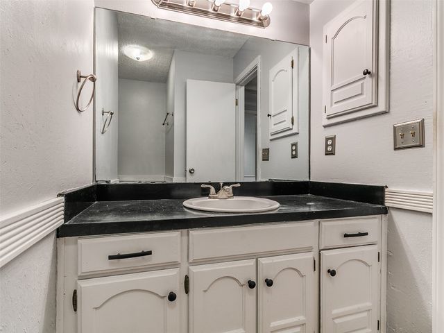 201 S Patterson Drive, Moore, OK 73160