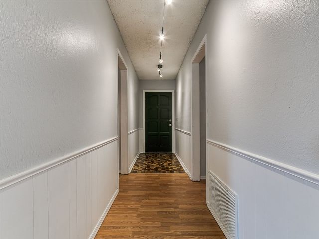 201 S Patterson Drive, Moore, OK 73160