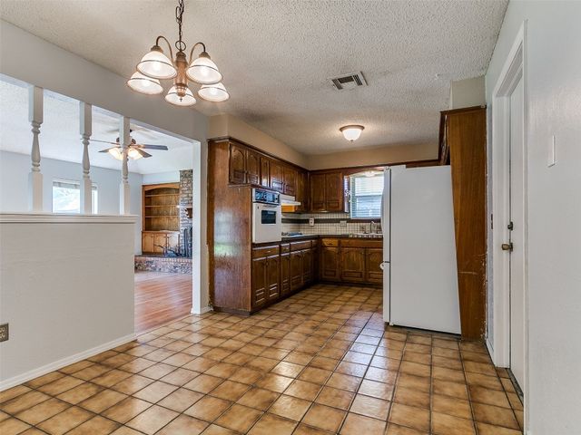 201 S Patterson Drive, Moore, OK 73160