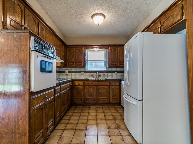 201 S Patterson Drive, Moore, OK 73160