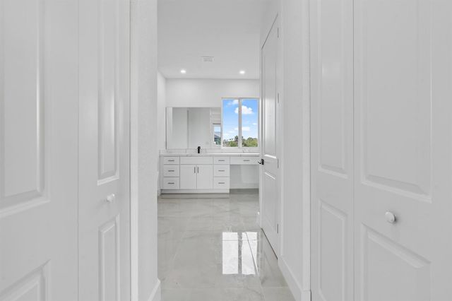 10071 Kingsville Drive, Port Charlotte, FL 33981