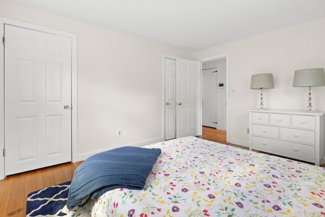 26 Parsonage Ln, Topsfield, MA 01983