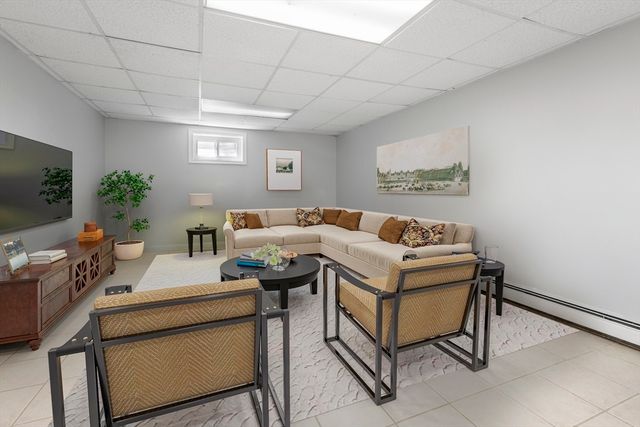 26 Parsonage Ln, Topsfield, MA 01983