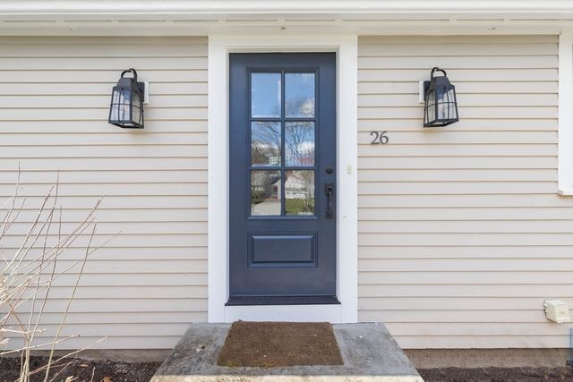 26 Parsonage Ln, Topsfield, MA 01983