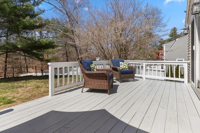 26 Parsonage Ln, Topsfield, MA 01983